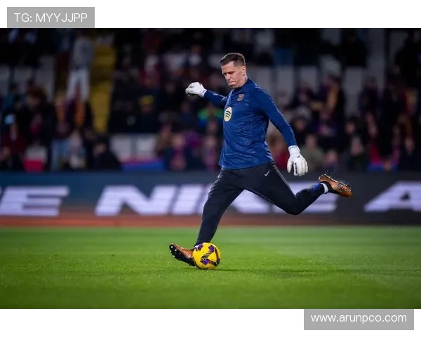 波兰名宿：无法理解什琴斯尼复出；从今天起不对巴萨感兴趣